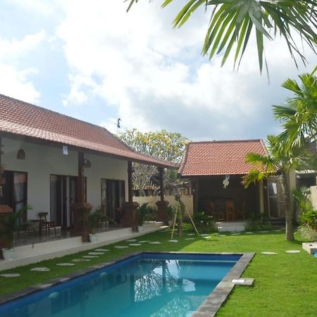 Wiryaroja Guest House 캉구 외부 사진