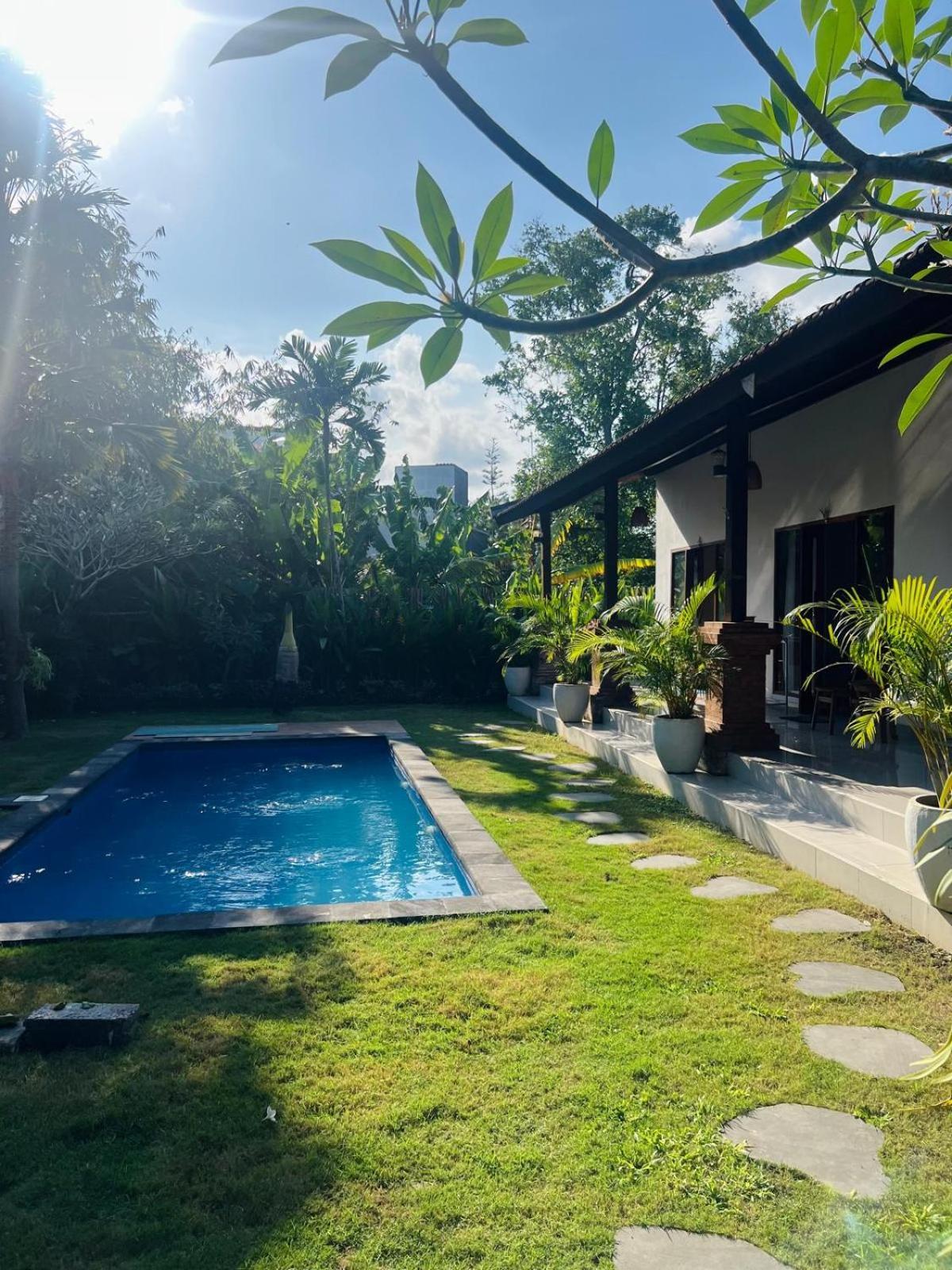 Wiryaroja Guest House 캉구 외부 사진